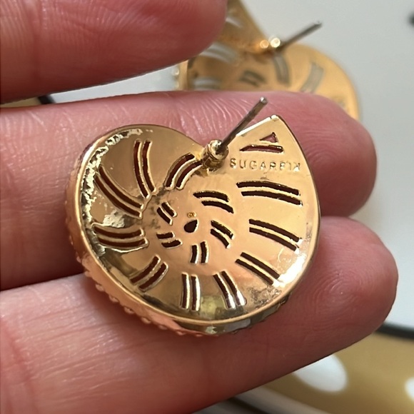 SEASHELL BAUBLEBAR 🐚 GOLD DETAILED EARRINGS - Picture 6 of 8